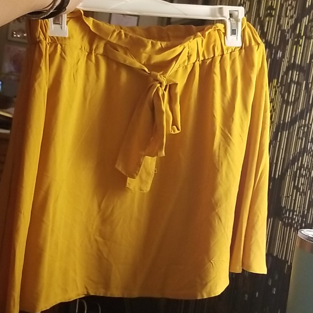 Mustard yellow mini skirt